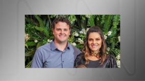 O empresário Junior Zini, ex-goleiro do Cascavel Futsal, e a mulher dele, Kharine, estavam entre os passageiros do voo 2283 da Voepas