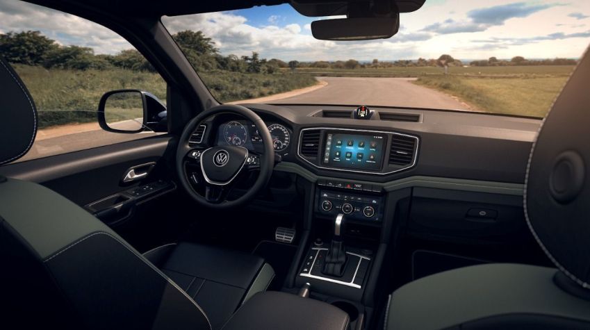 Amarok 2025 ganhou uma nova tela multimídia (crédito: Divulgação/Volkswagen)