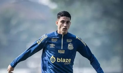 Jair, zagueiro do Santos