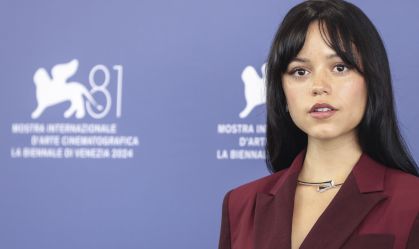 "Beetlejuice": atrizes "culpam" Jenna Ortega pela demora na sequência; entenda