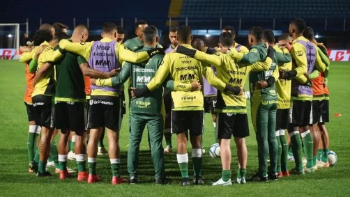 Jogadores do America na Ressacada