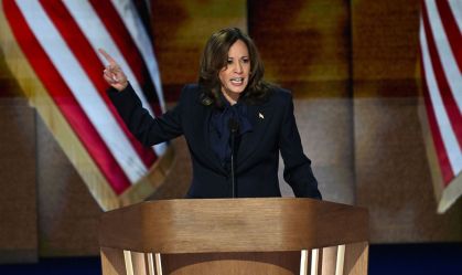 Kamala diz que Trump levou "multidão armada" para ataque ao Capitólio dos EUA