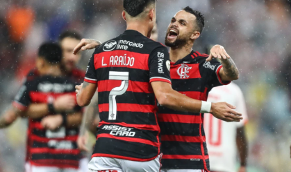 Michael comemora gol do Flamengo
