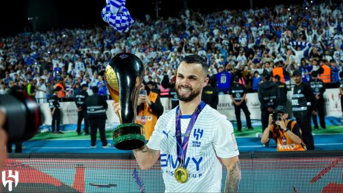 Michael foi campeão pelo Al-Hilal antes de acertar retorno ao Flamengo