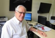 Médico brasileiro recebe prêmio internacional por pesquisas sobre Alzheimer