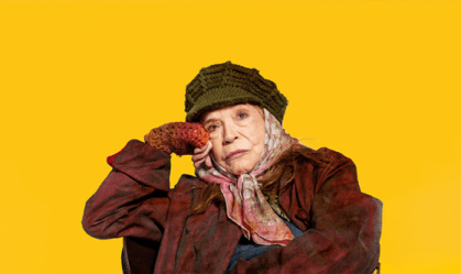 Aos 95 anos, Nathalia Timberg é aplaudida por mais de 6 minutos em estreia no teatro