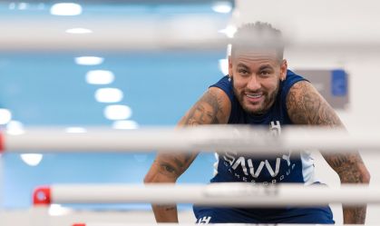 Após novos exames, Neymar deve chegar a mais de um ano sem jogar