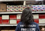 Procon-RJ apreende 30 toneladas de sabão em pó falsificado em operação no Ceasa
