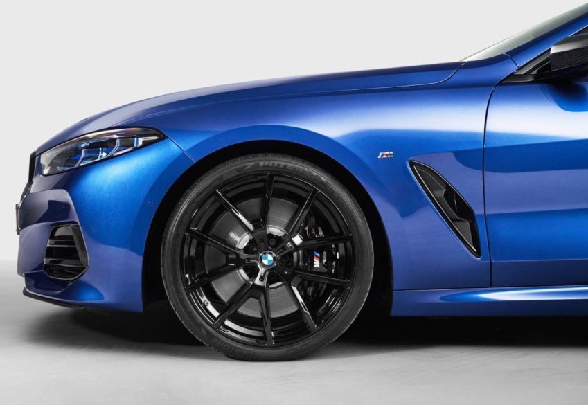 Exemplo de um pneu de perfil baixo / Foto: Divulgação/BMW