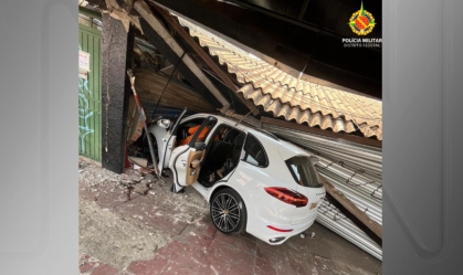 Porsche que atingiu loja no DF