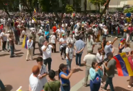 Oposição da Venezuela faz protestos contra proclamação de vitória de Maduro