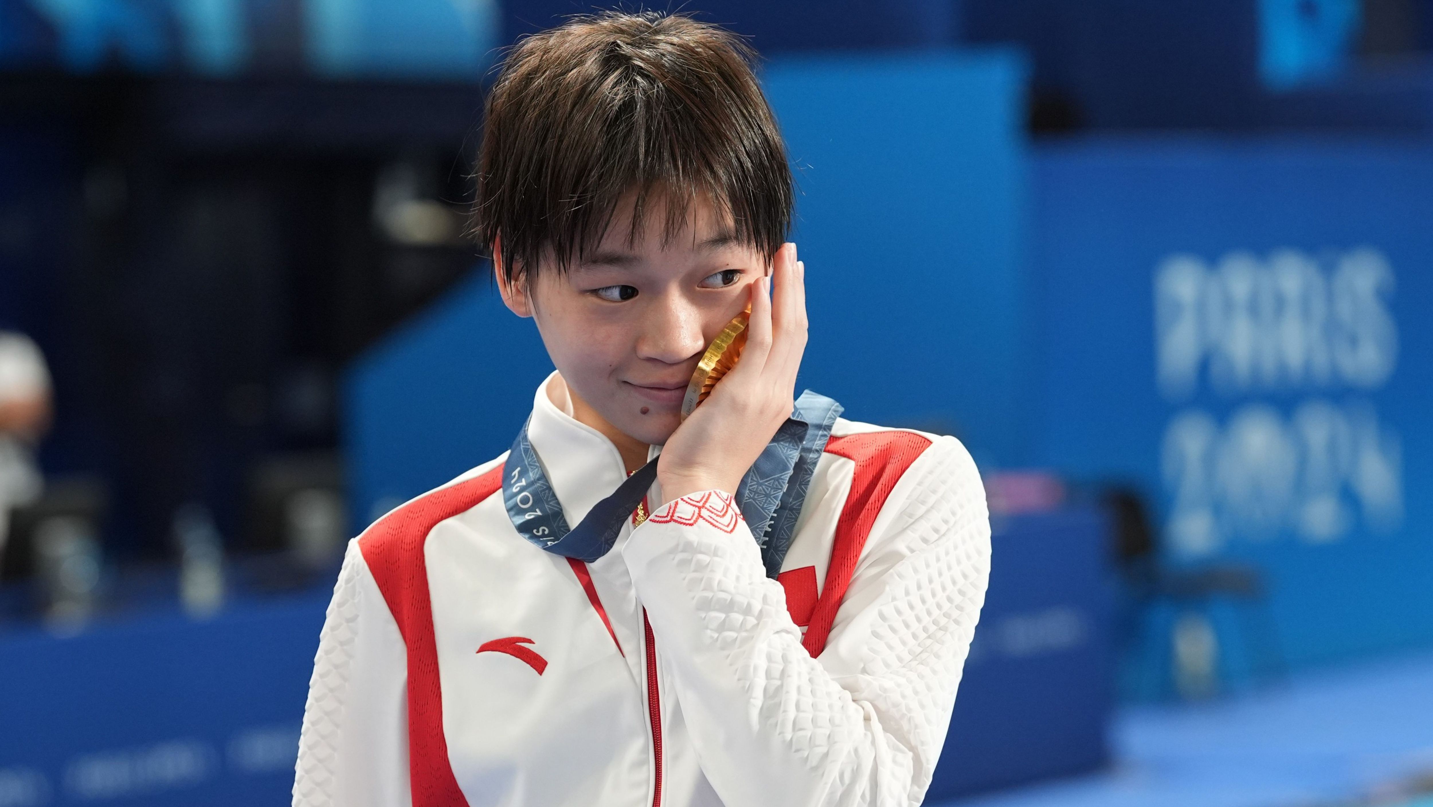 Quan Hongchan ganha sua terceira medalha de ouro olímpica