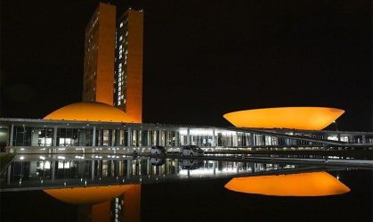 Entenda a relação entre o dourado e o incentivo ao aleitamento materno em agosto