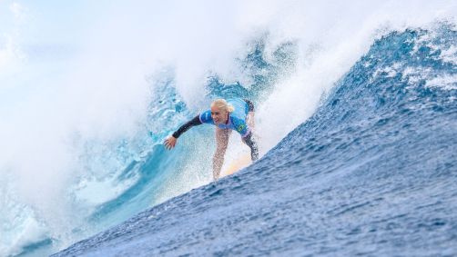 Tati Weston-Webb está garantida na semifinal do surfe na Olimpíada