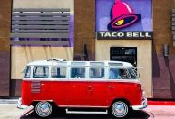 Taco Bell expande uso de IA em drive-thrus para aumentar precisão de pedidos e diminuir tempo de espera