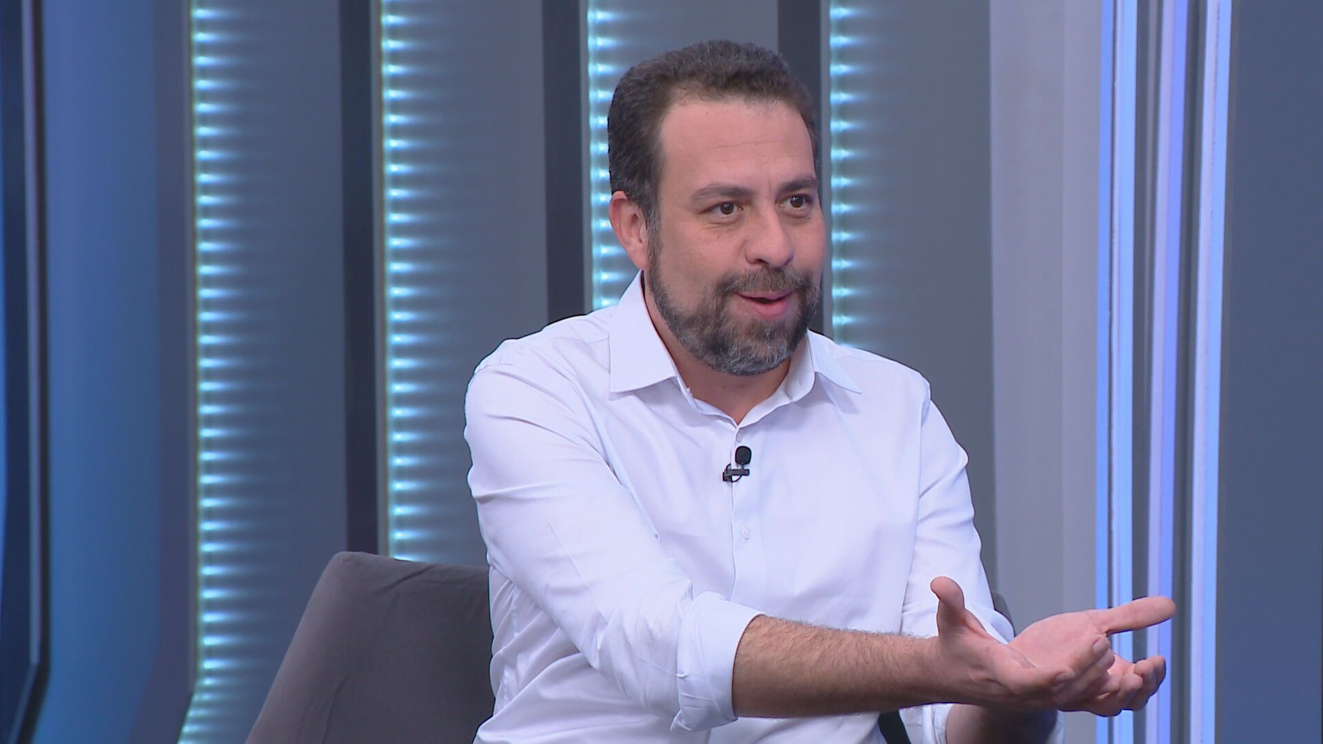 Guilherme Boulos (PSOL) é entrevistado pela CNN