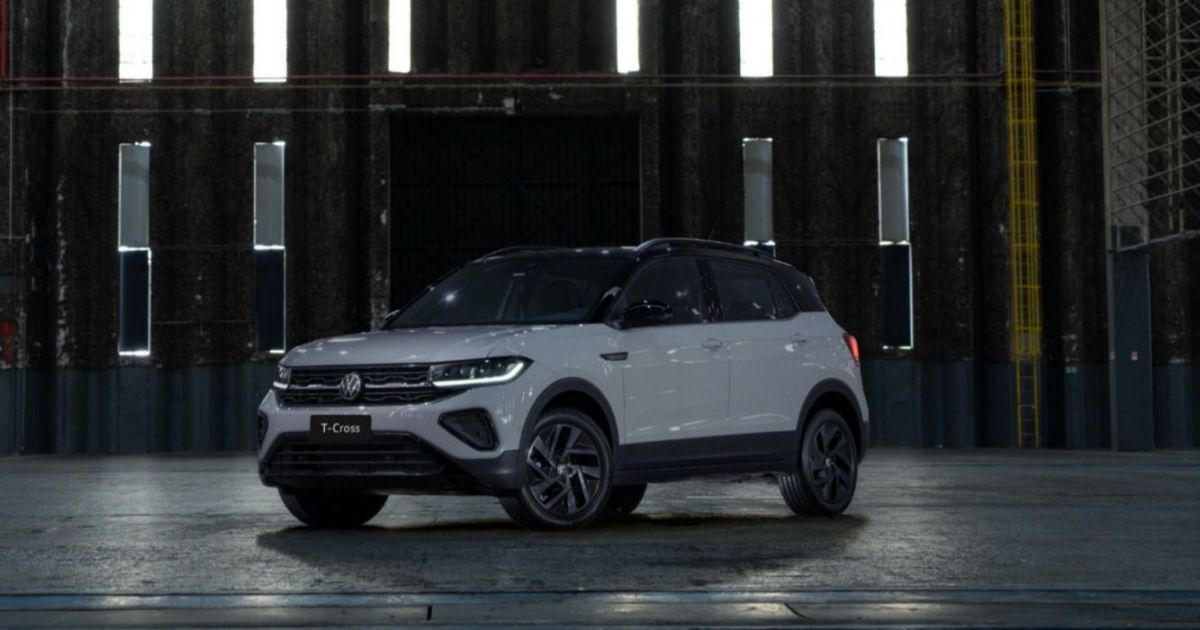 Volkswagen T-Cross e Tera lado a lado em exibição de carros
