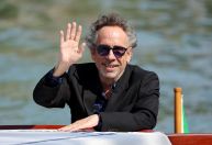 Elenco de "Os Fantasmas Ainda Se Divertem" chega a Veneza; veja fotos