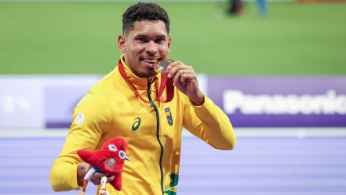 Mateus Evangelista conquistou a medalha de bronze no Salto em distância T37