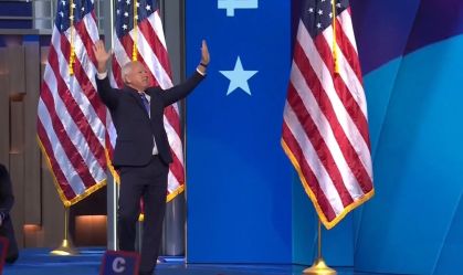 Tim Walz aceita indicação democrata para vice de Kamala: "Honra da minha vida"