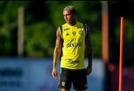 Após venda frustrada, Wesley, do Flamengo, se posiciona por presença em boate