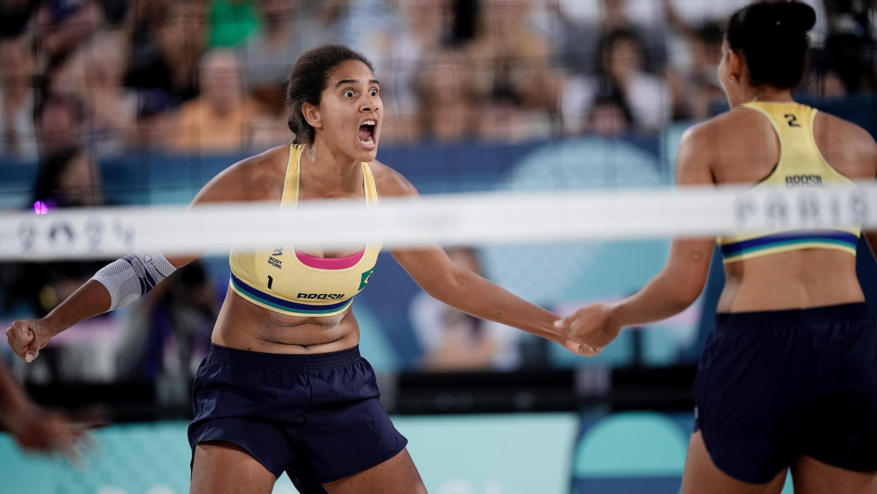 Ana Patrícia e Duda seguem invictas