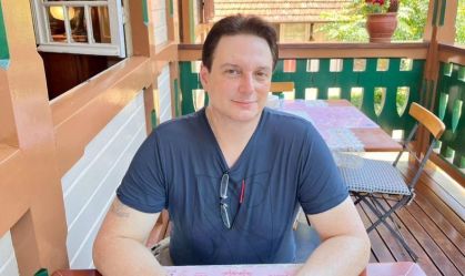 Quem era Daniel Mastral, escritor e ex-adepto de seita satanista