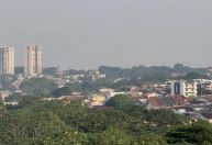 Fumaça encobre Manaus em meio a aumento das queimadas