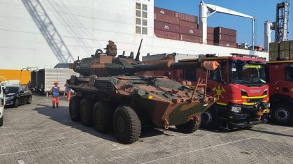 Primeiro blindado, da compra de 98 unidades do Centauro II-BR, chega ao Brasil