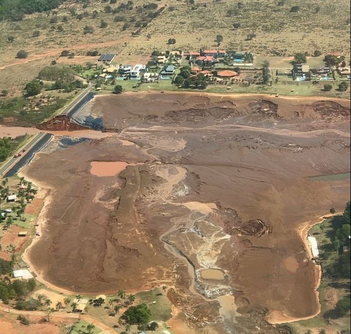 Condomínio de luxo ao lado de barragem que rompeu / Divulgação/Defesa Civil MS