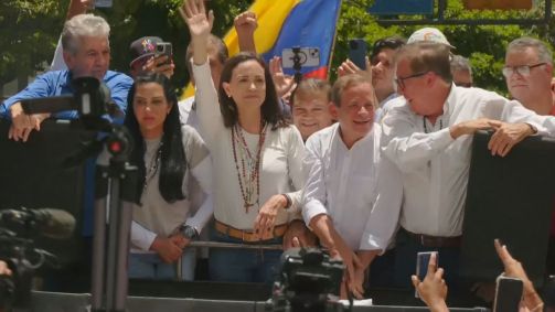 María Corina Machado participa de protesto marcando um mês da eleição da Venezuela