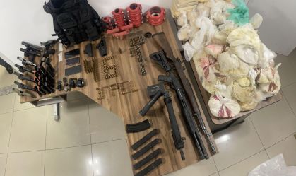 SP: PM apreende R$ 3 milhões em cocaína e arsenal em "casa bomba"