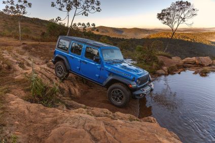 Jeep Wrangler chega na linha 2025