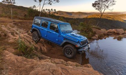 Jeep Wrangler chega na linha 2025
