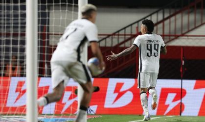 Botafogo atropelou o Atlético-GO fora de casa