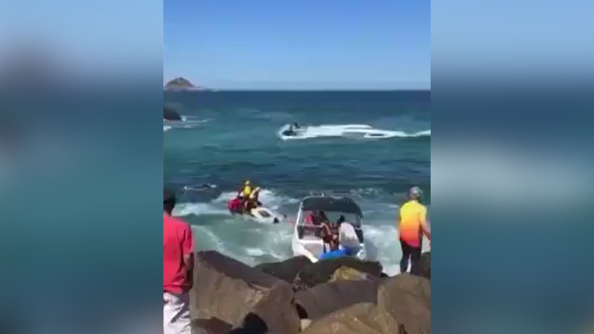Acidente com lancha na Barra da Tijuca