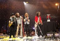 Aerosmith se aposenta dos palcos após lesão nas cordas vocais de Steven Tyler