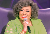 Alcione recebe homenagem em programa e web exalta talento: "A maior voz"