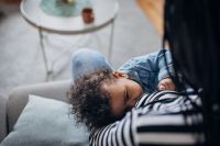 Amamentar estimula células de defesa contra câncer de mama, aponta estudo