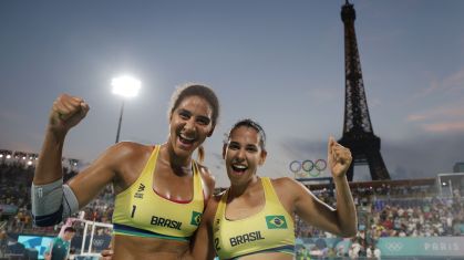 Ana Patrícia e Duda comemoram vitória na Olimpíada