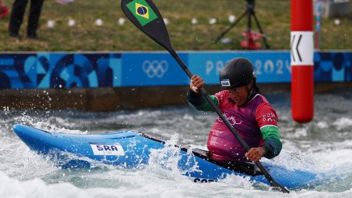 Ana Sátila durante prova do caiaque cross