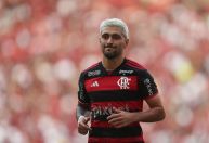 Arrascaeta deixa clássico chorando e aumenta drama de lesionados do Flamengo