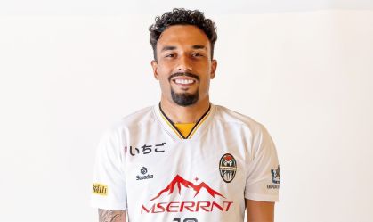 Lateral-esquerdo fechou com o Fukuyama City, do Japão