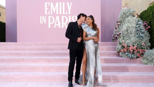 Ashley Park e Paul Forman se conheceram no set de filmagens da série
