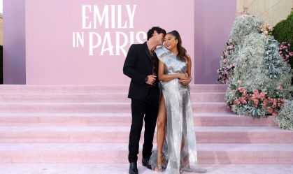 Ashley Park e Paul Forman se conheceram no set de filmagens da série