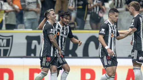 Jogadores do Atlético-MG comemoram um dos gols marcados na goleada sobre o CRB pela Copa do Brasil