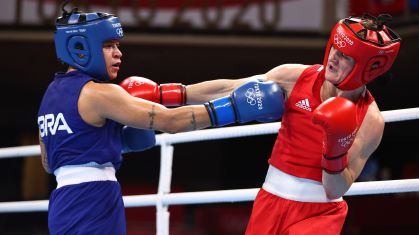 Bia Ferreira e Kellie Harrington se enfrentaram na final da Olimpíada de Tóquio, em 2021