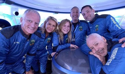 Blue Origin lança 8º voo tripulado com mulher mais jovem a ir ao espaço