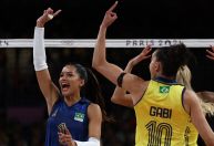 Vôlei: Brasil vence a República Dominicana e se classifica à semifinal