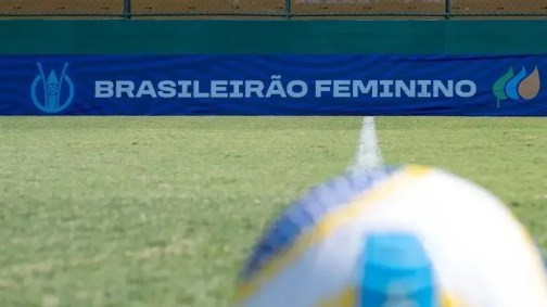 Bola e placa do Campeonato Brasileiro Feminino
